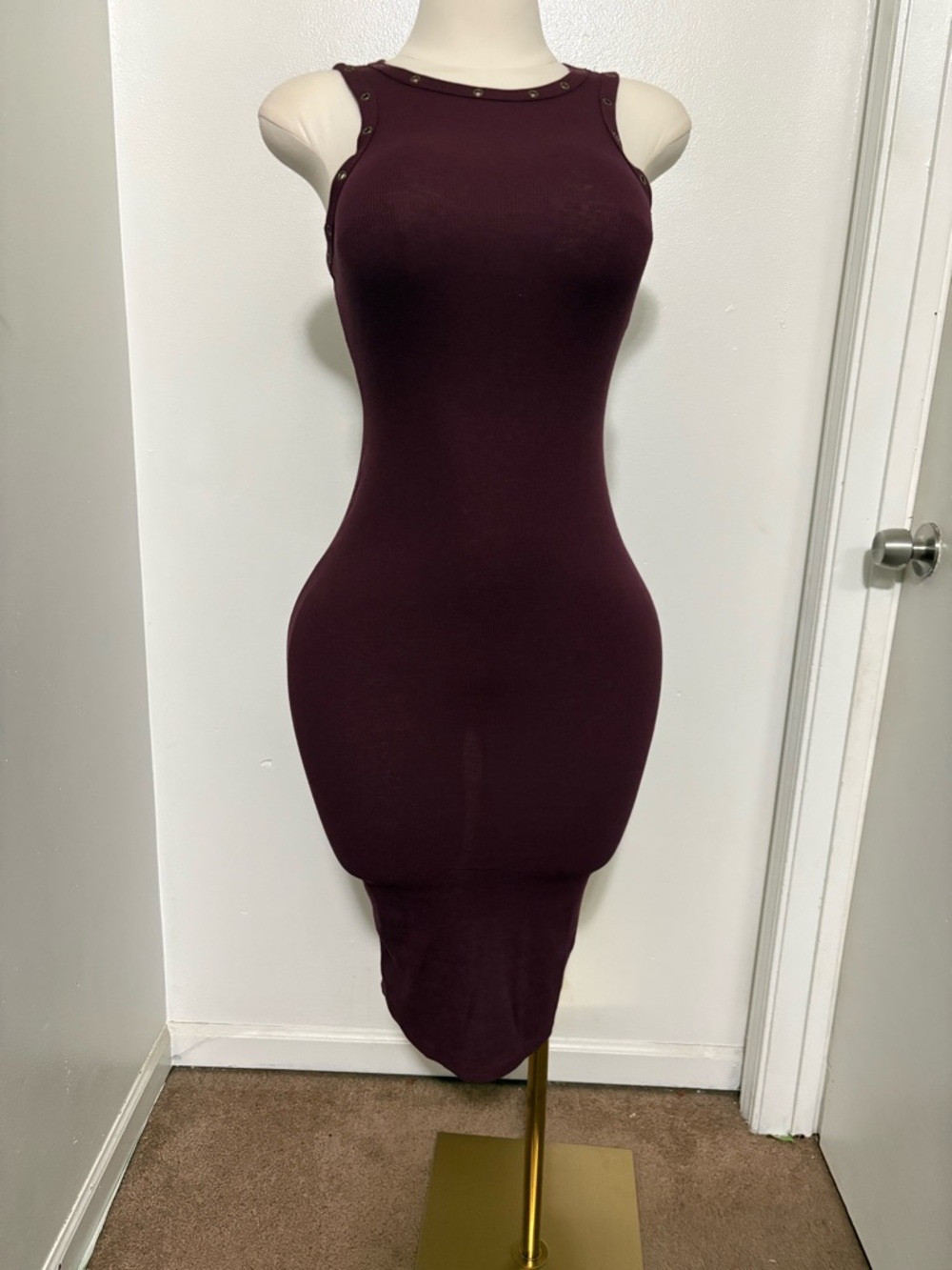 Heart & Hips Sleeveless Midi Dress in Plum Wine NWOT Medium